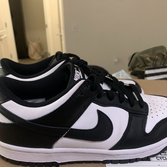 Nike Dunks Low-top Pandas (Black and White) Size 6.5 Boys/Men - Picture 2 of 4